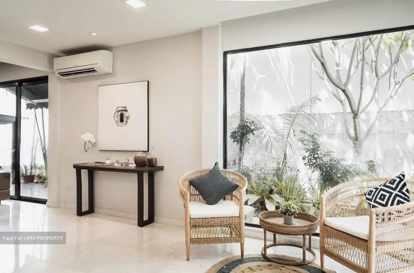 Paya Lebar Crescent (D19), Terrace #611939301
